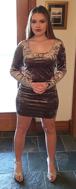 College chick is ready to get undressed