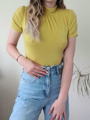 Hot teen with nipples pinching through shirt