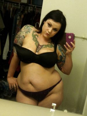 bbw selfie