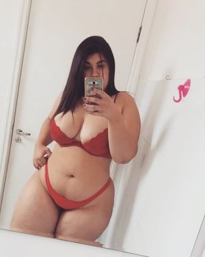 latina bbw selfie