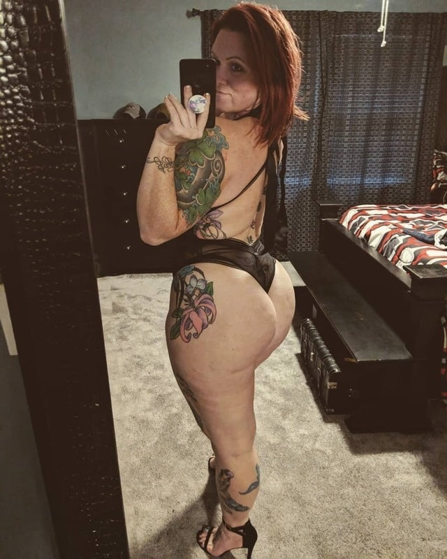booty selfie