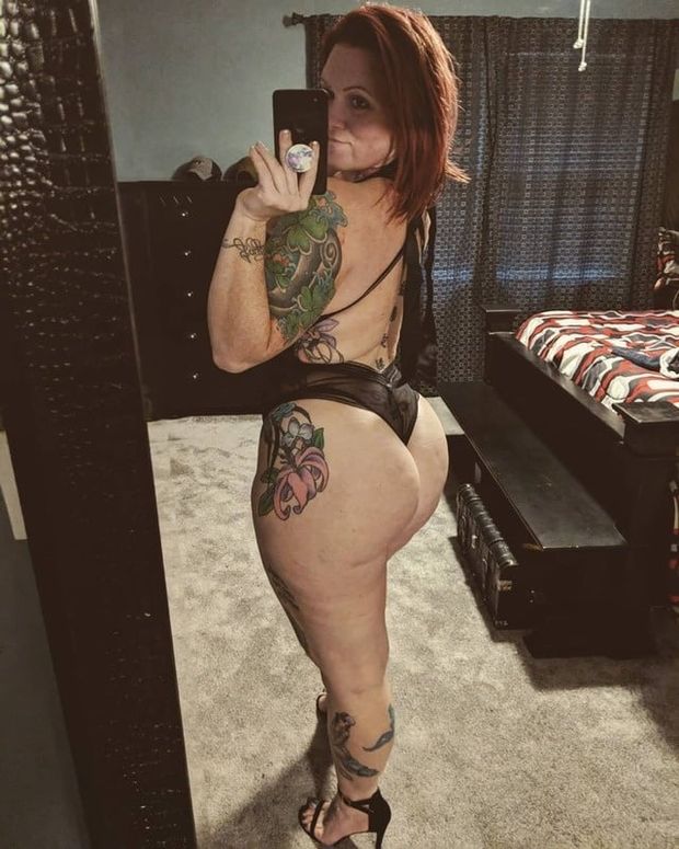 booty selfie