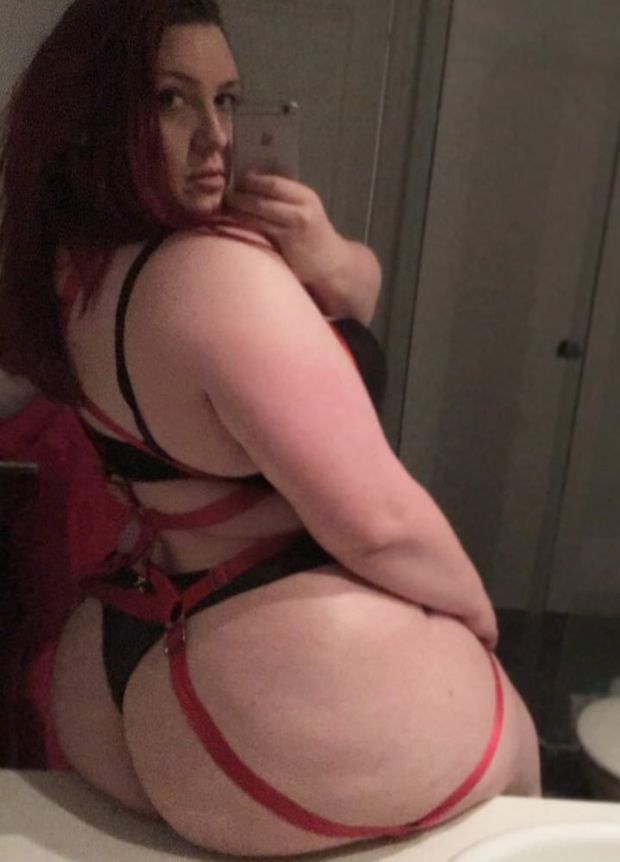 booty selfie