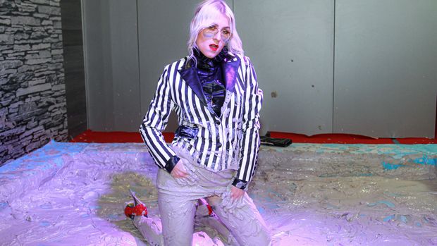 Wet and Messy fun with Seductive Blonde covering herself in mud