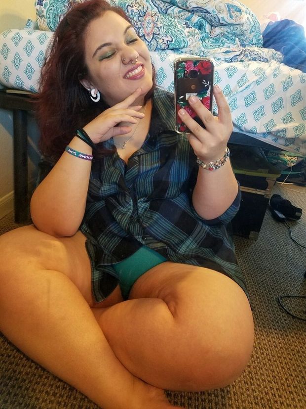bbw selfie