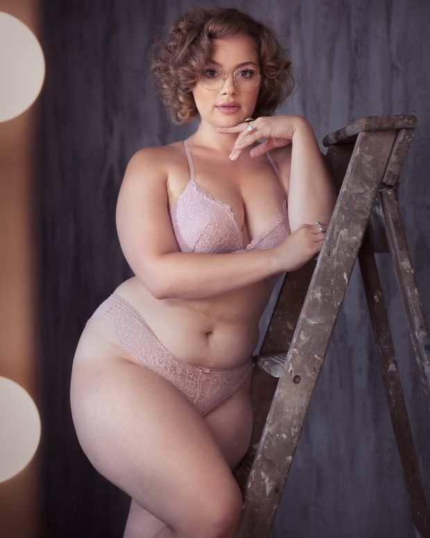 Curvy Carrie Hope Fletcher