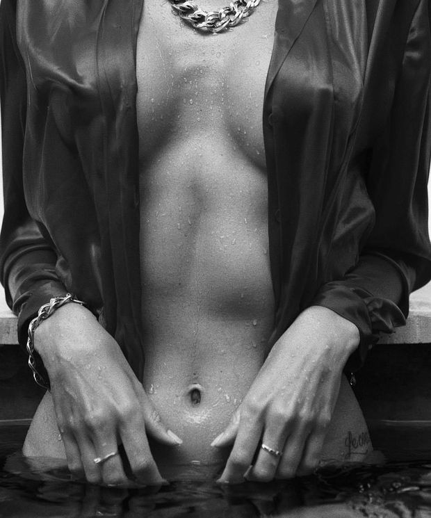 Belly and clevage