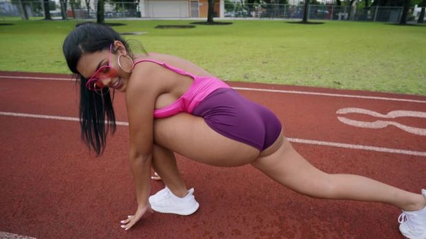 Alina Belle Instagram Model Working Out, Nude, & Sticking Out Her Booty