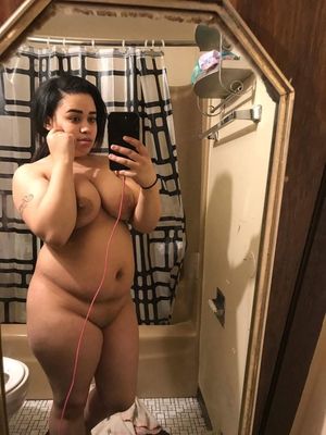 naked selfie