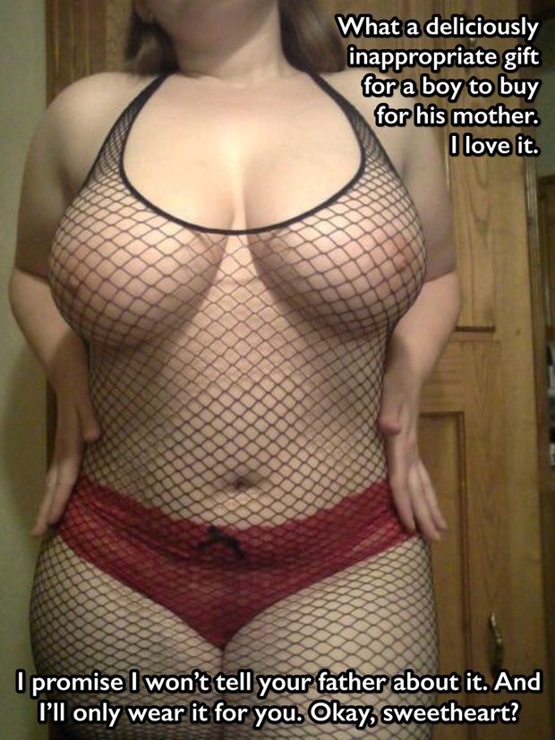 Moms titties