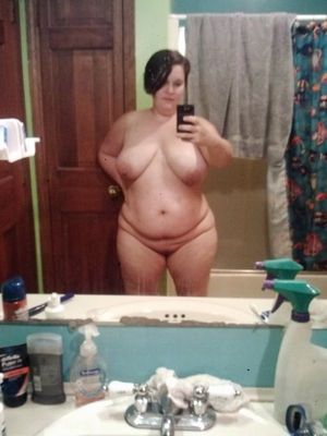 naked bbw selfie