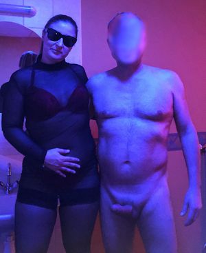 having some CFNM fun with a gorgeous blonde MILF in lingerie. 28b