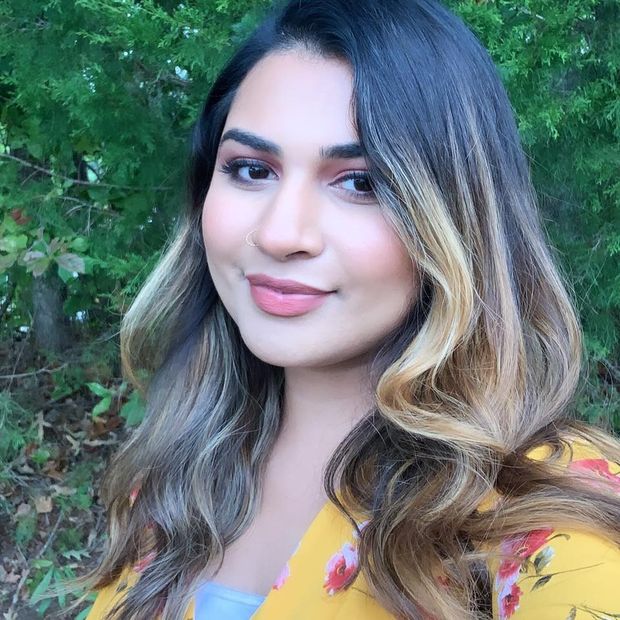 khizra selfie