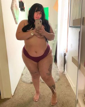 bbw selfie