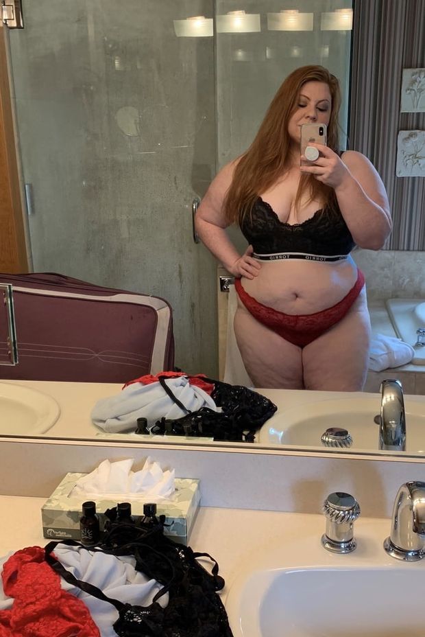 bbw selfie
