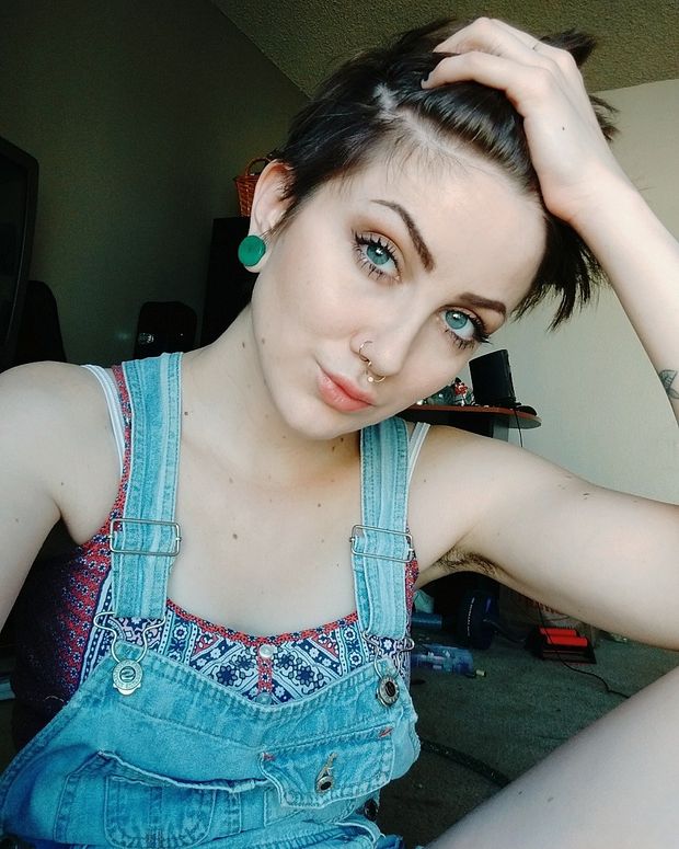 hairy armpits