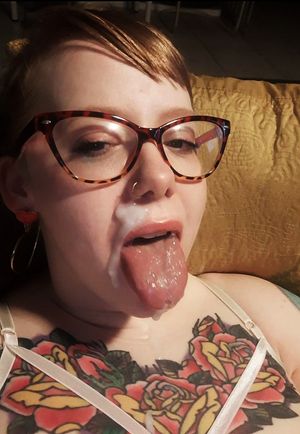 Beautiful colours on her chest and cum on her face. Wonderful.