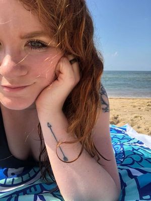 Cute Redhead tits in shirt