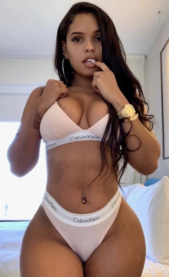Slim thick Latina babe