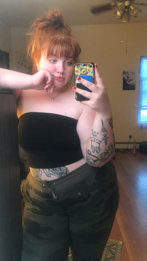 bbw selfie