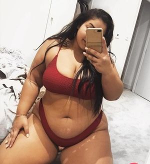 bbw selfie