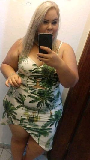 bbw selfie