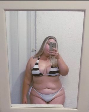 bbw selfie