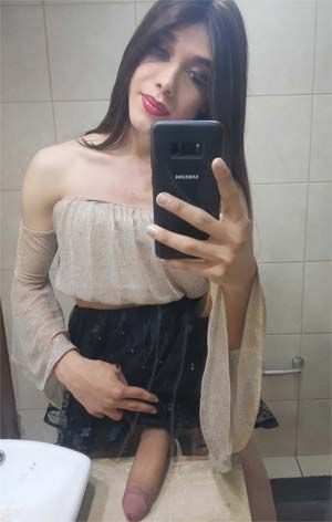 Transexuelle à la bite démesurée sur Abbeville 80100 dans la Somme ici pour plan cul