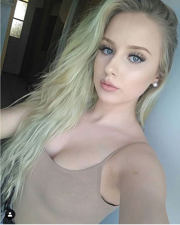 piekna blondynka