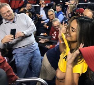 flashing baseball fans at the WS