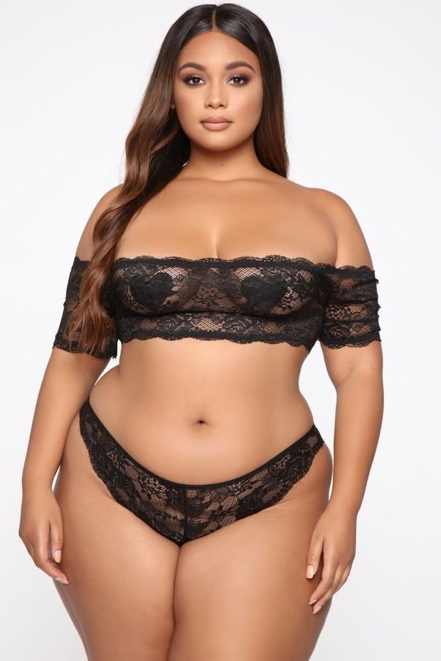 curvy ebony