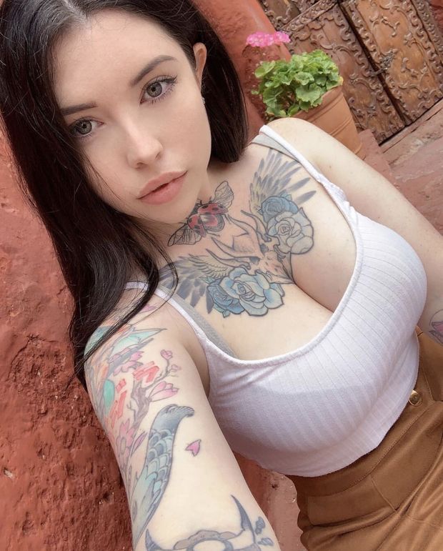 busty selfie