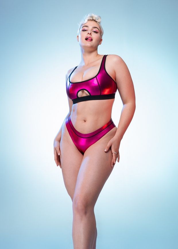 Tit job bra