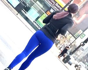 Jogger In blue leggings