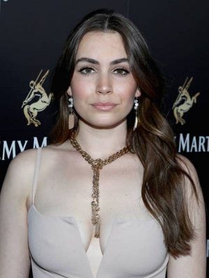 Sophie Simmons big cleavage