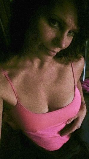 Sultry MILF Selfie