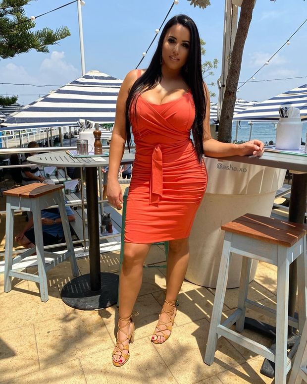 Beautiful big titted teen in tight red dress