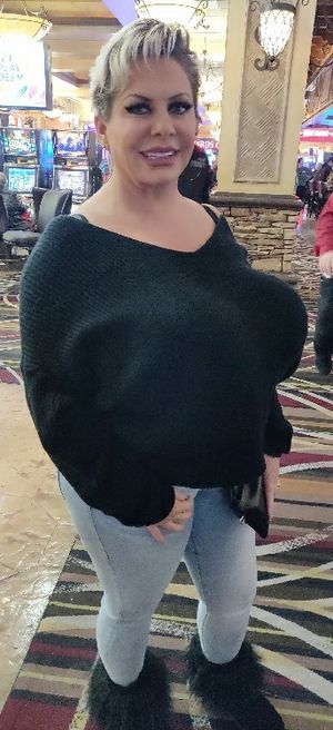 Big Titty Whore At Casino In Vegas