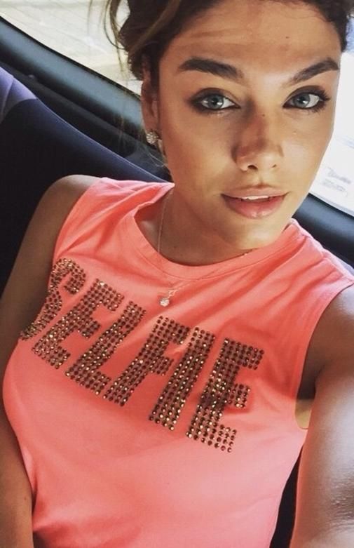 Cum on my selfie