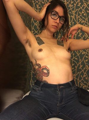 hairy armpits