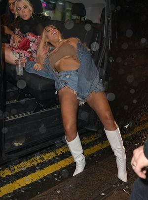 Chloe Ferry drunk showing nice underboob with her big tits seen by paparazzi and kissing Louis Shaw.