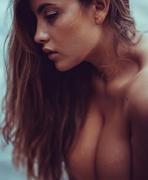 Judit Guerra topless hand bra