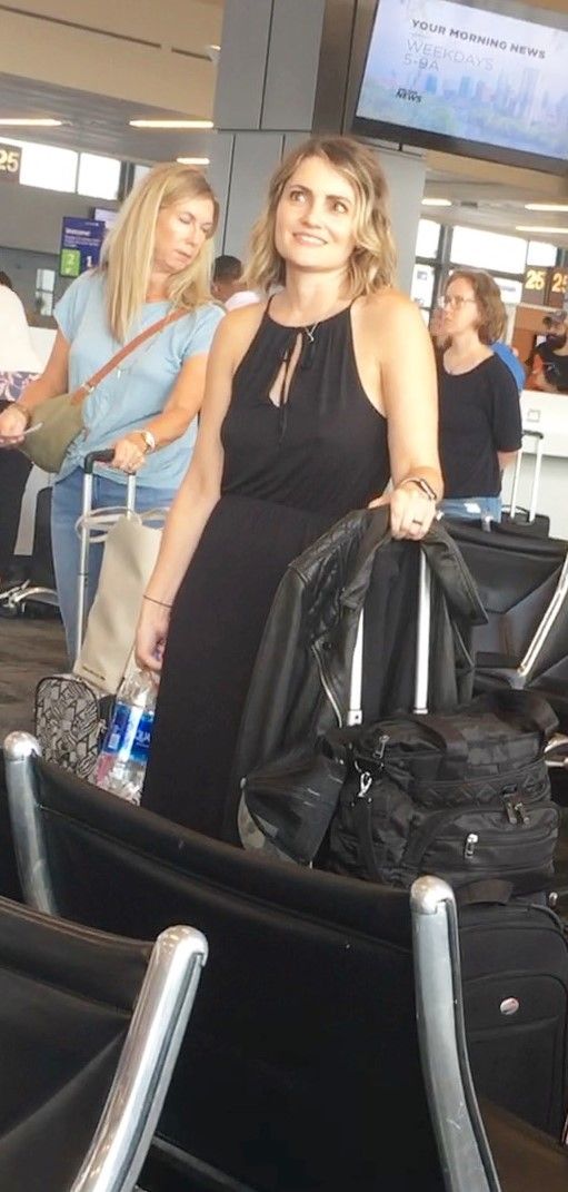 Braless at the Austin airport