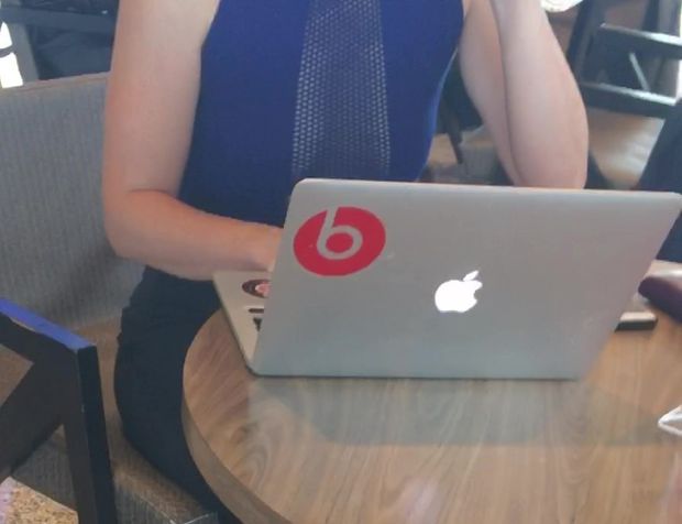 Braless at the Austin airport