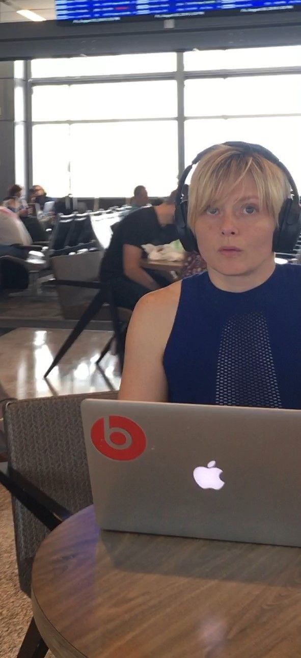 Braless at the Austin airport