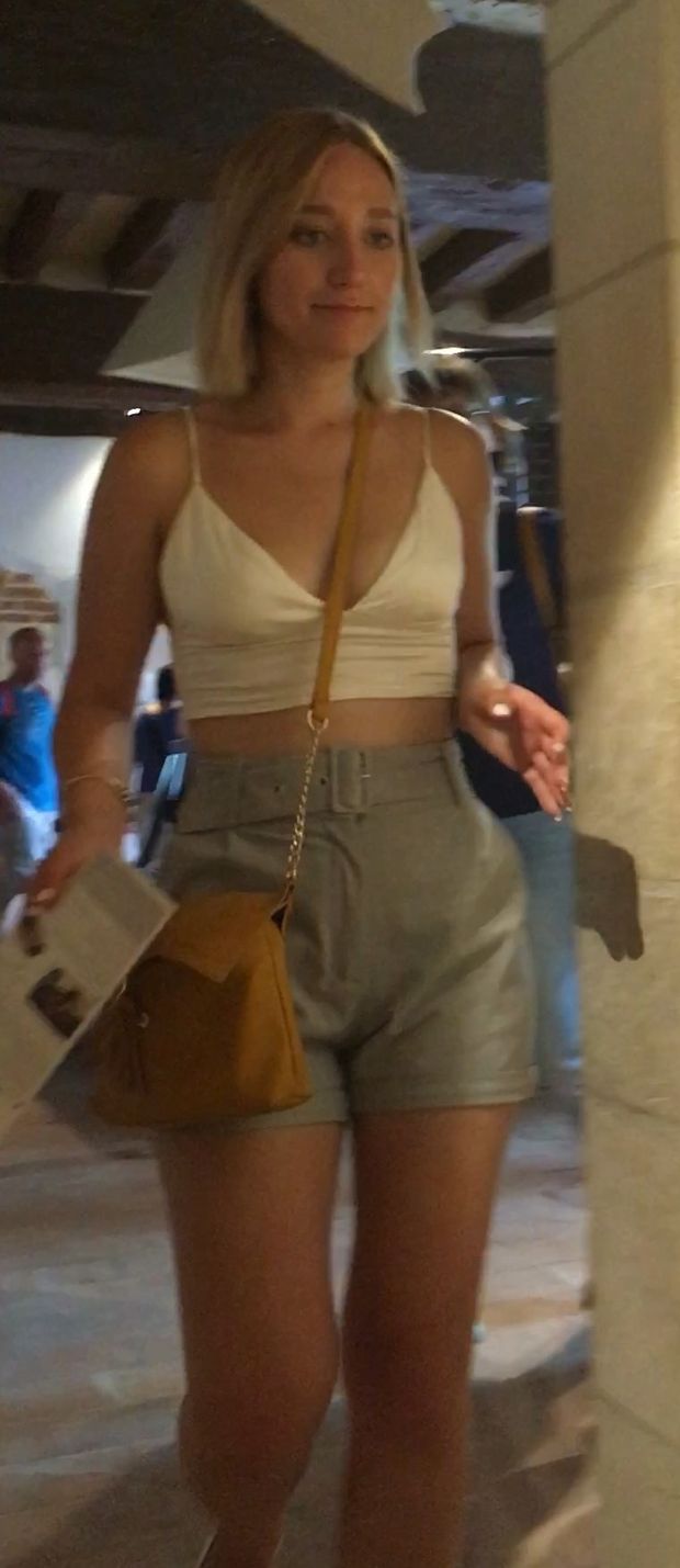 Braless in Amboise