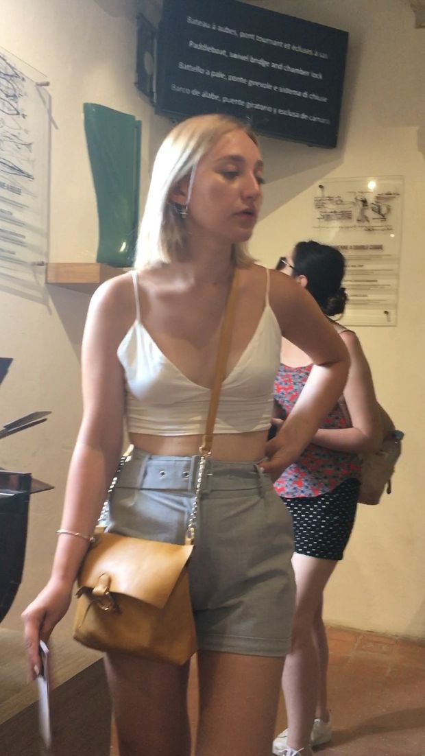 Braless in Amboise