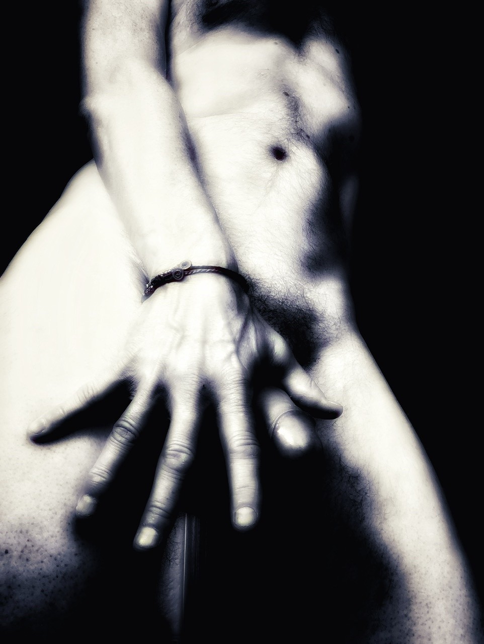 I like to make arty photos of my body, I hope you like