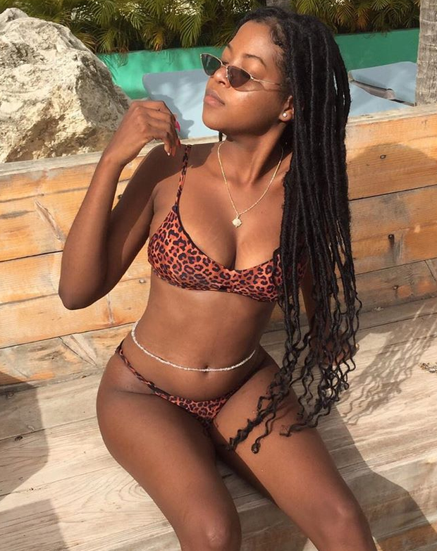 Hot ebony teen in bikini