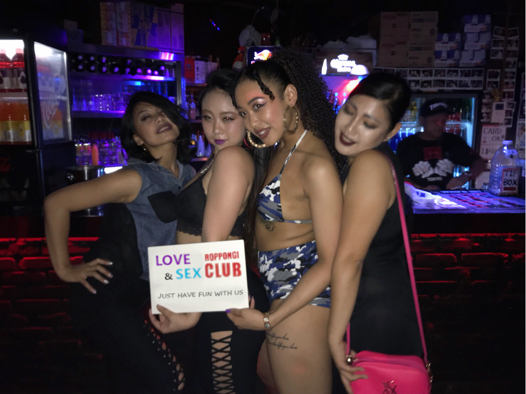some sluts in nightclub prefer BWC or BBC